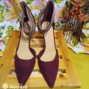Burgundy  Heels / NEW